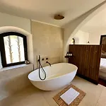 Esden & Adjoined Outbuilding - Sea View, Swimming Pool, Air Conditioning, Absolute Calm, 5000 M2 Land * La Ciotat