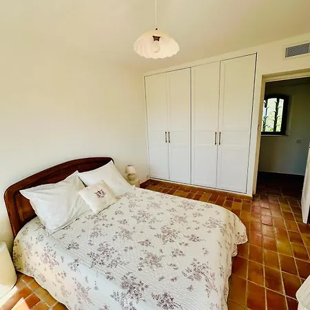 Esden & Adjoined Outbuilding - Sea View, Swimming Pool, Air Conditioning, Absolute Calm, 5000 M2 Land فيلة لا سيوتا
