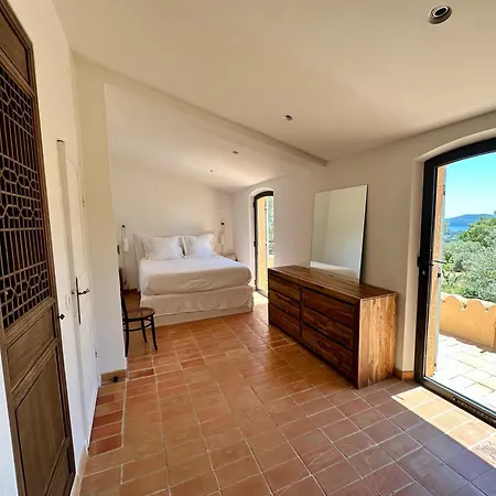 Villa Esden & Adjoined Outbuilding - Sea View, Swimming Pool, Air Conditioning, Absolute Calm, 5000 M2 Land