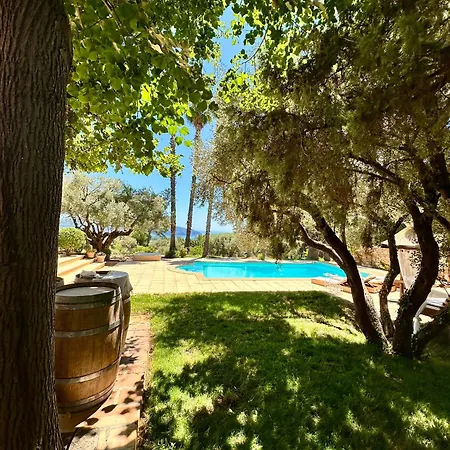 Esden & Adjoined Outbuilding - Sea View, Swimming Pool, Air Conditioning, Absolute Calm, 5000 M2 Land فيلة