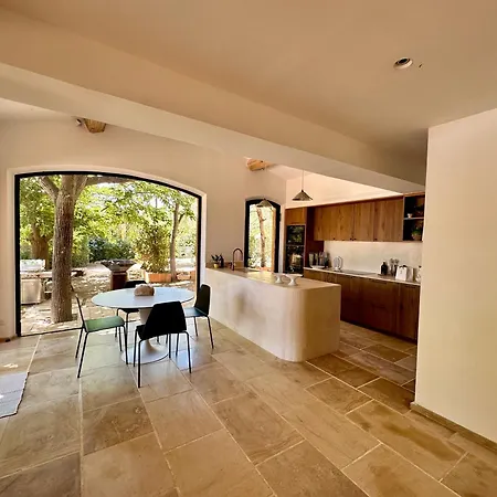 Villa Esden & Adjoined Outbuilding - Sea View, Swimming Pool, Air Conditioning, Absolute Calm, 5000 M2 Land