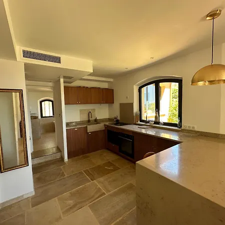Esden & Adjoined Outbuilding - Sea View, Swimming Pool, Air Conditioning, Absolute Calm, 5000 M2 Land Villa *