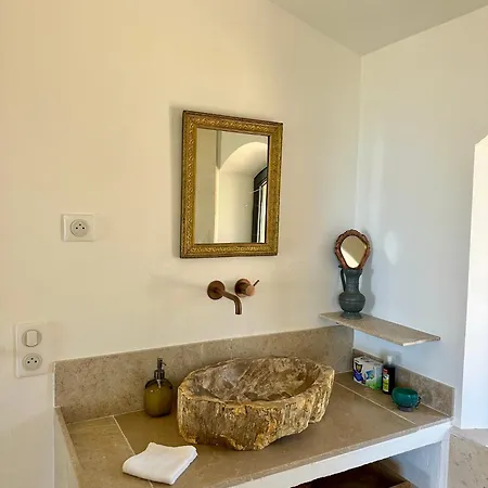 Esden & Adjoined Outbuilding - Sea View, Swimming Pool, Air Conditioning, Absolute Calm, 5000 M2 Land *