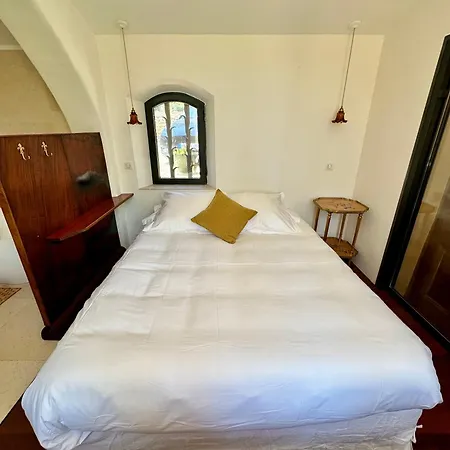 Esden & Adjoined Outbuilding - Sea View, Swimming Pool, Air Conditioning, Absolute Calm, 5000 M2 Land فيلة
